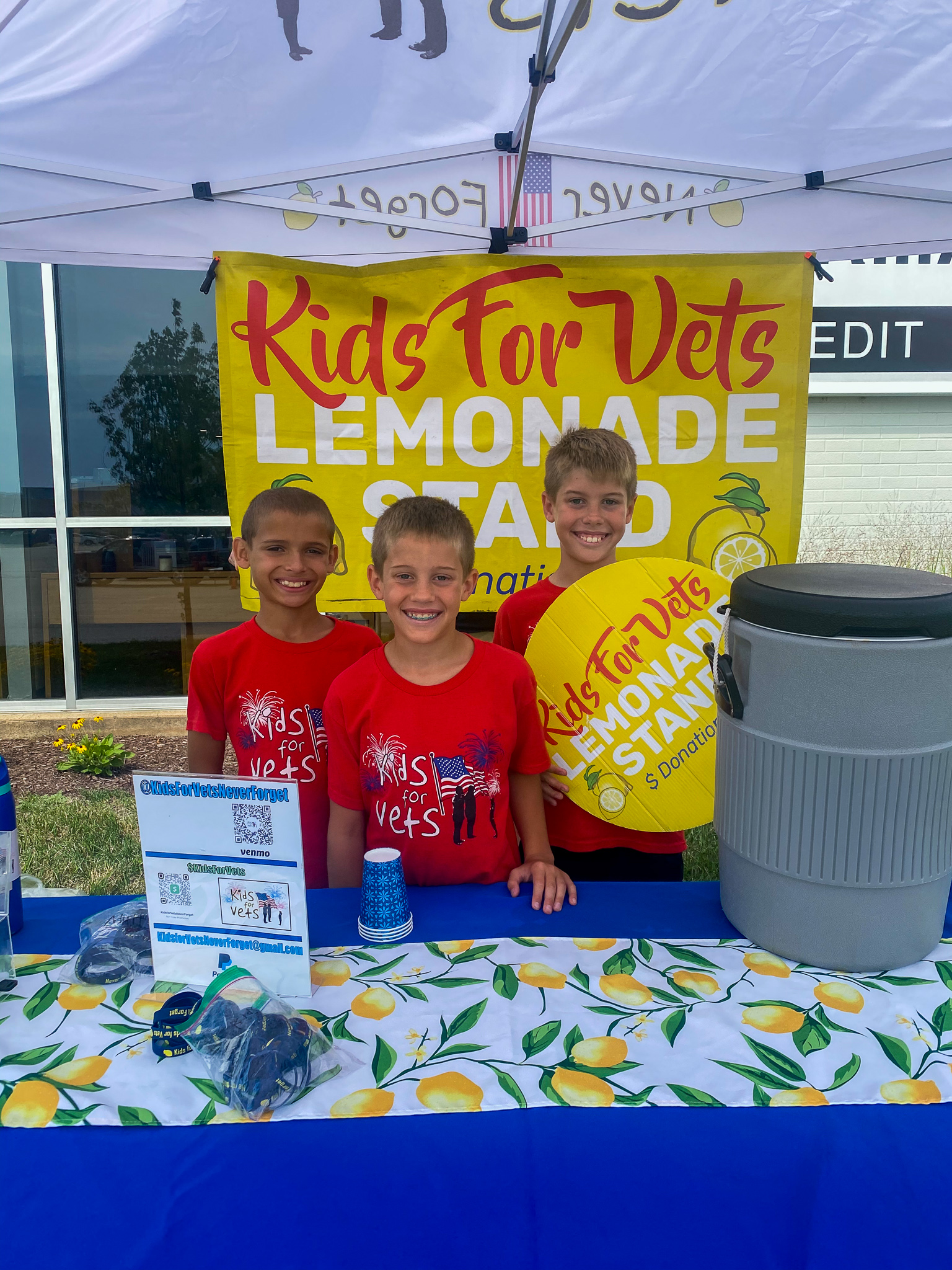 Kids sell lemonade for veterans