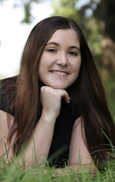 Bryanna Cowles Scholarship winner senior photo